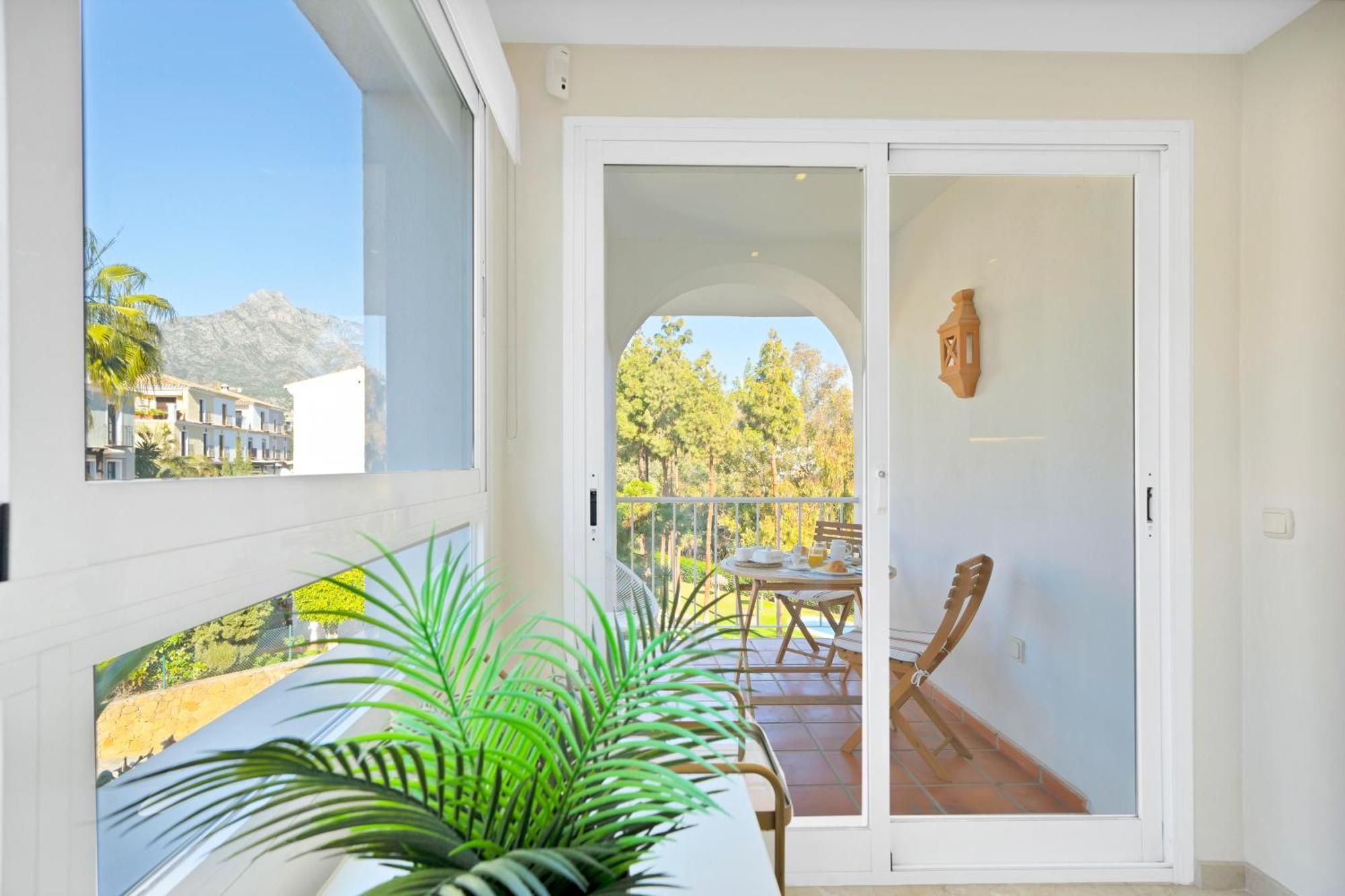 Luxury Penthouse With Sea Views In Marbella Golden Mile, Puente Romano Area Esterno foto